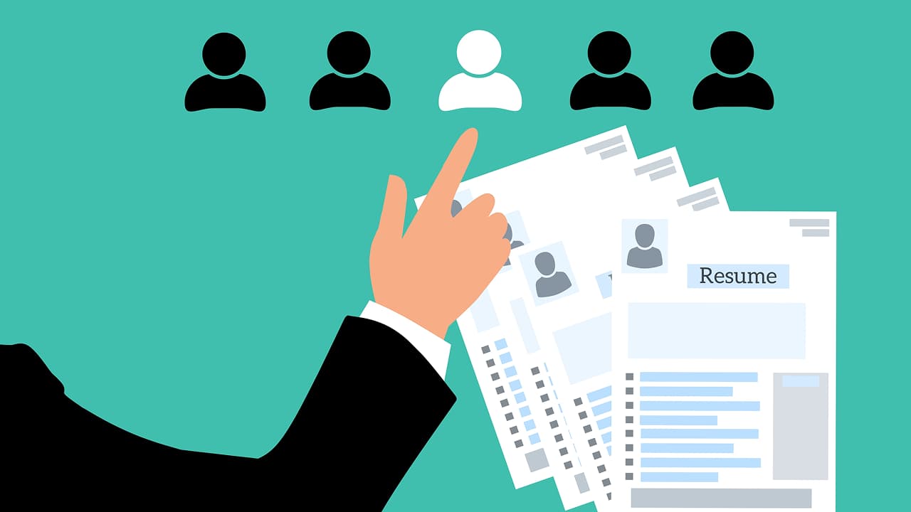 Laptop with code on screen — general interview preparation course